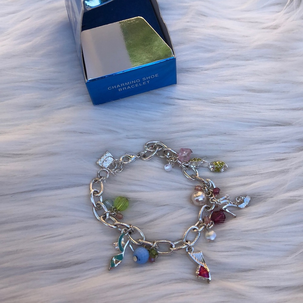 Avon charming shoe bracelet - Picture 2 of 5